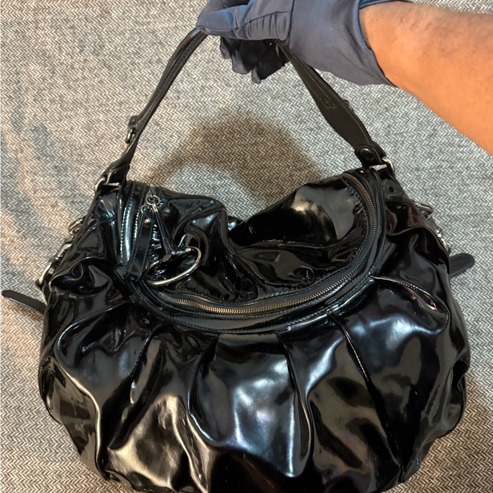 Gucci Icon Bit Shoulder Bag in Black Iridescent Patent Leather